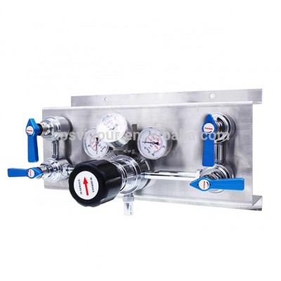 High pressure automatic change over system medical oxygen regulator