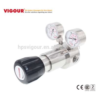 High pressure high flow reducing self venting regulator